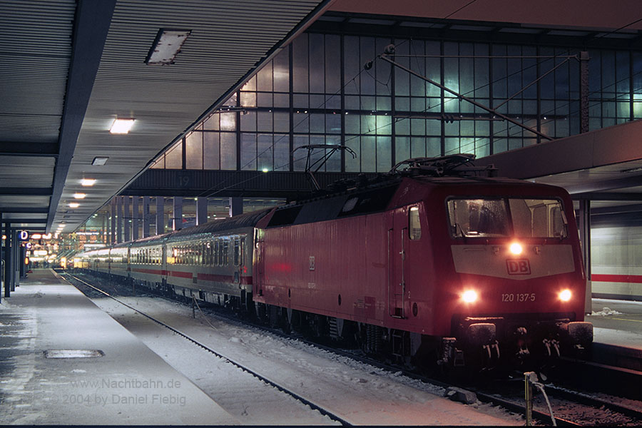 120 137 in München Hbf