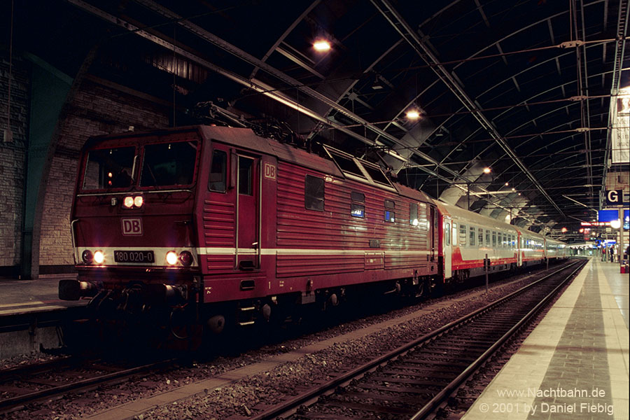 180 020 in Berlin Ostbahnhof