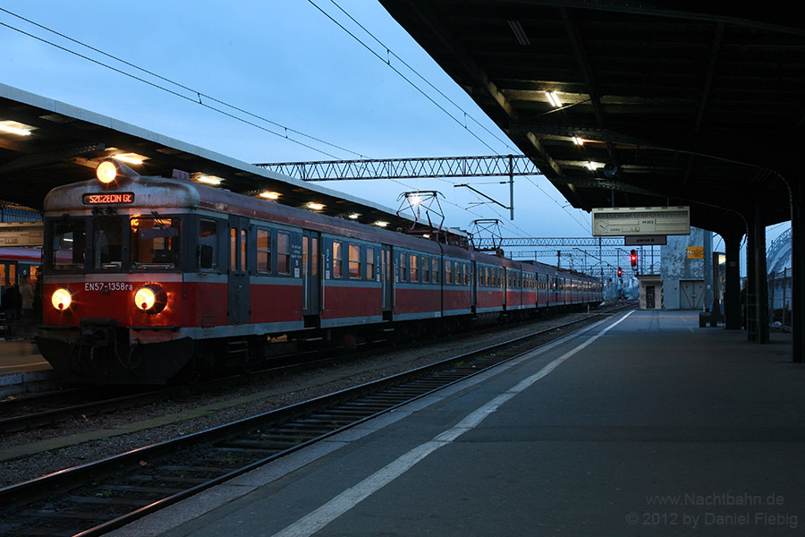 EN 57 1358 in Poznań Główny (einst: Posen Hbf)