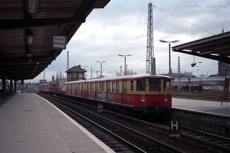 475 097 in Warschauer Straße