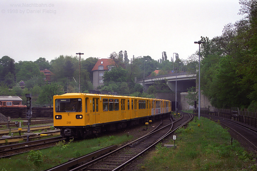 Wagen 318 im U-Bhf.Olympia-Stadion