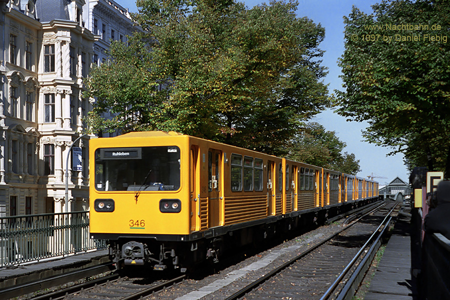 Wagen 346 vor Senefelderplatz