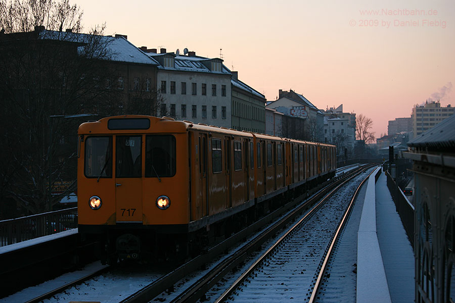 Wagen 717 vor Görlitzer Bahnhof