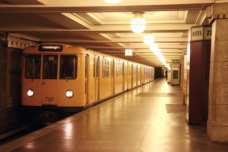 Wagen 797 im U-Bhf. Hohenzollernplatz