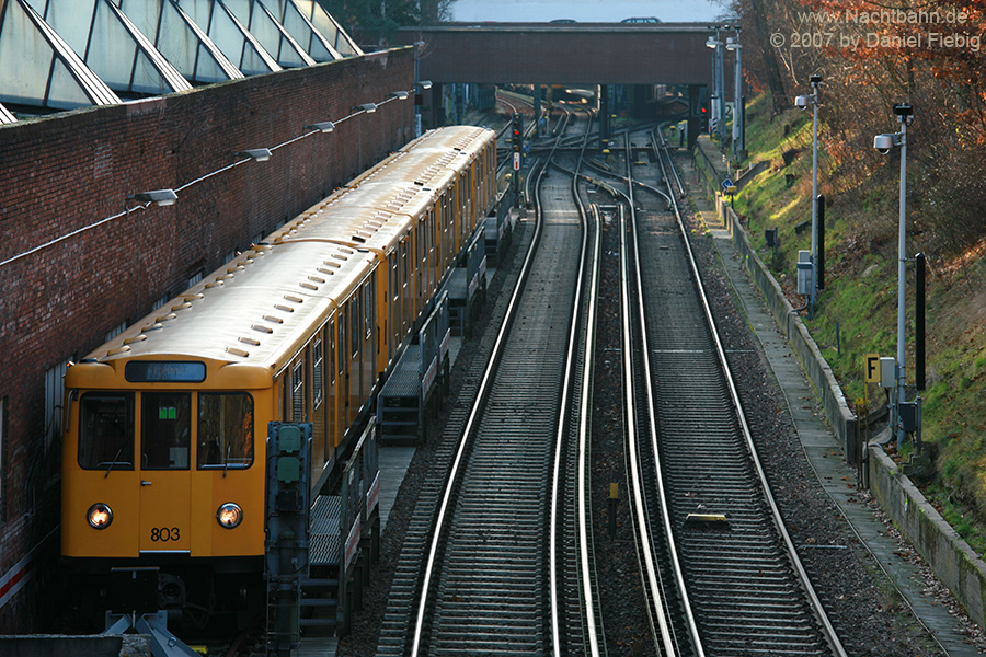 Wagen 803 an der ehemaligen Wagenhalle Krumme Lanke