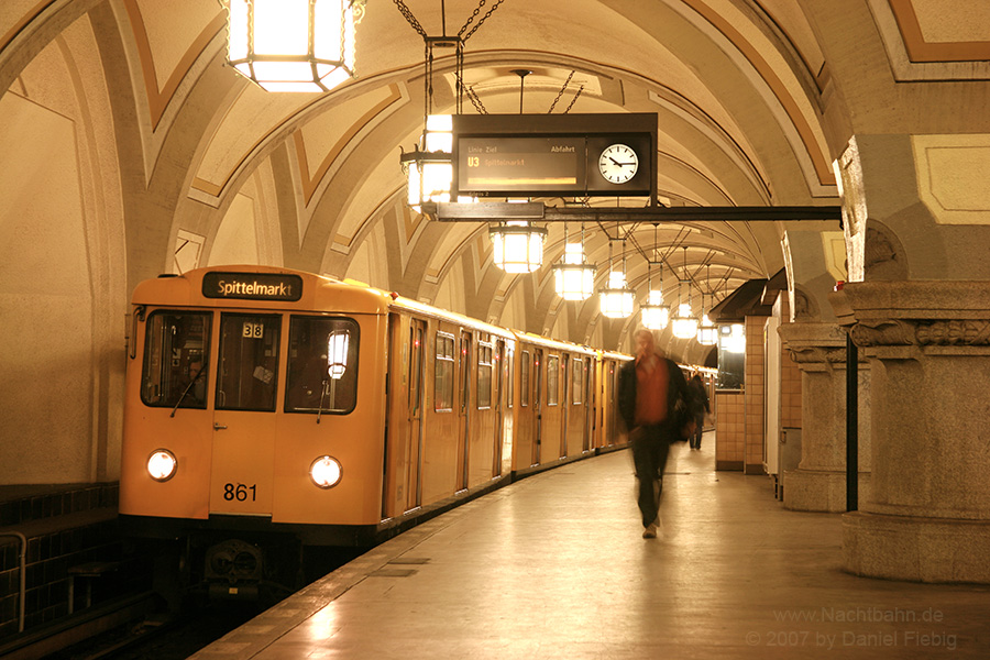 Wagen 861 im U-Bhf. Heidelberger Platz