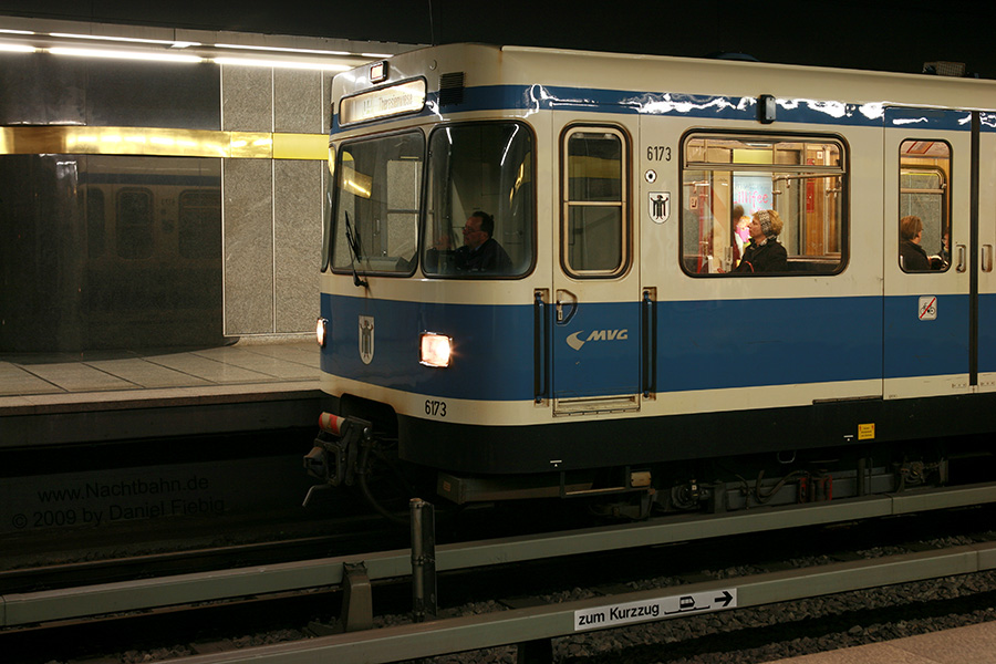 Wagen 173 im U-Bhf. Richard-Strauss-Straße