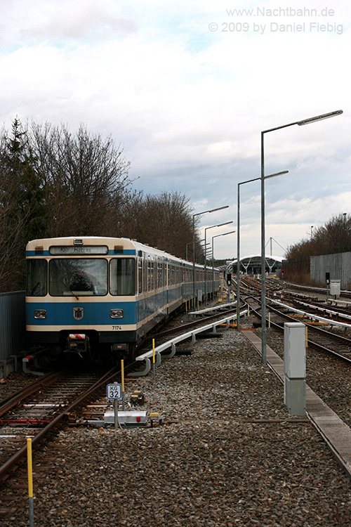 Wagen 174 am U-Bhf. Kieferngarten