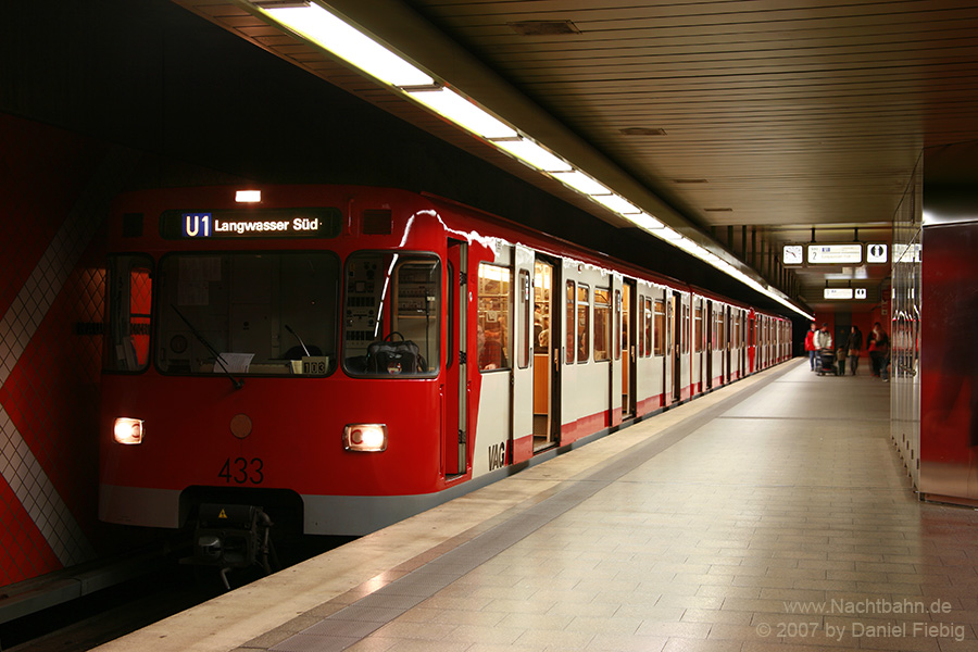 Wagen 433 im U-Bhf. Hauptbahnhof