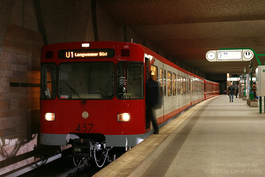 Wagen 457 im U-Bhf. Fürth Hauptbahnhof