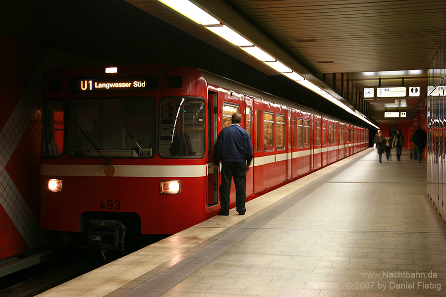 Wagen 493 im U-Bhf. Hauptbahnhof