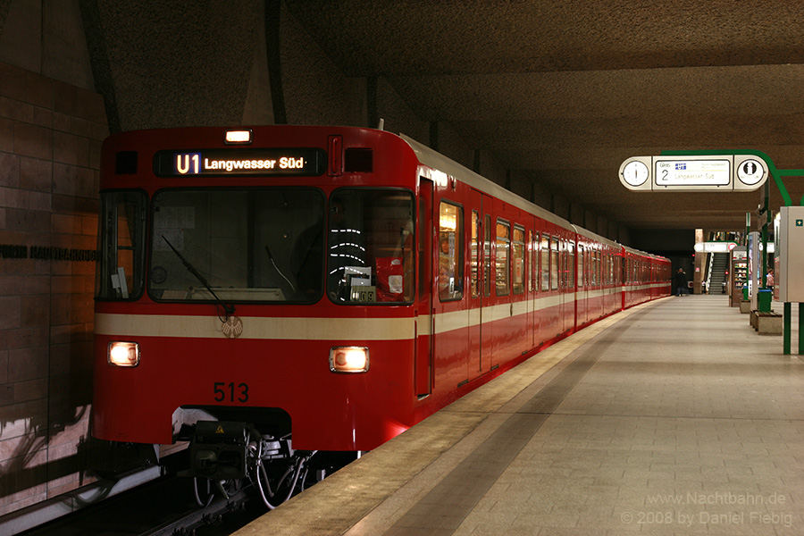 Wagen 513 im U-Bhf. Fürth Hauptbahnhof