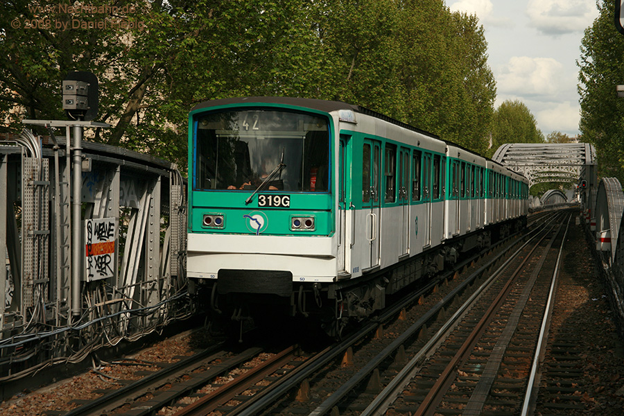 Zug 319G vor La Chapelle